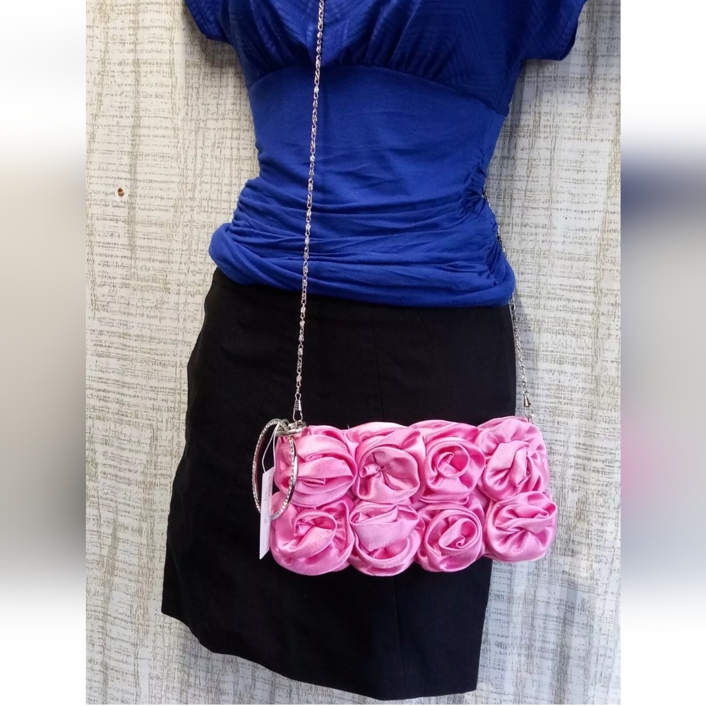 NWT Bella Collection Pink Roses Crossbody Clutch Chain Strap Small